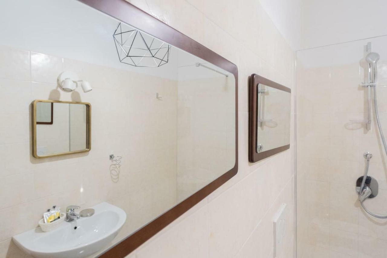 Romantic Pier By Rent All Como Carate Urio Екстериор снимка
